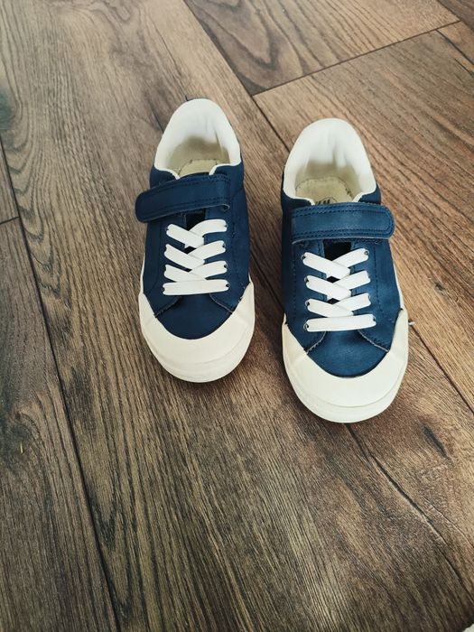 Adidași casual H&M nr.30