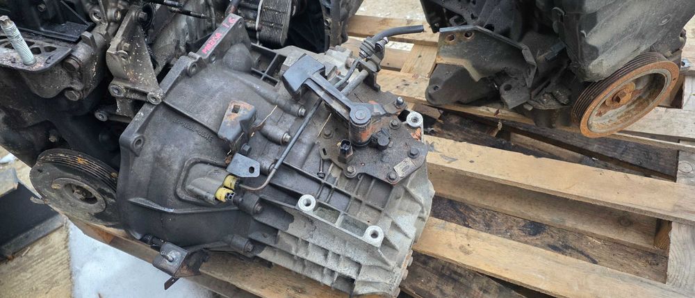 Cutie viteze Mazda 3 BK 1.6 TDCI 5 trepte 2005 2006 / 2007 2008