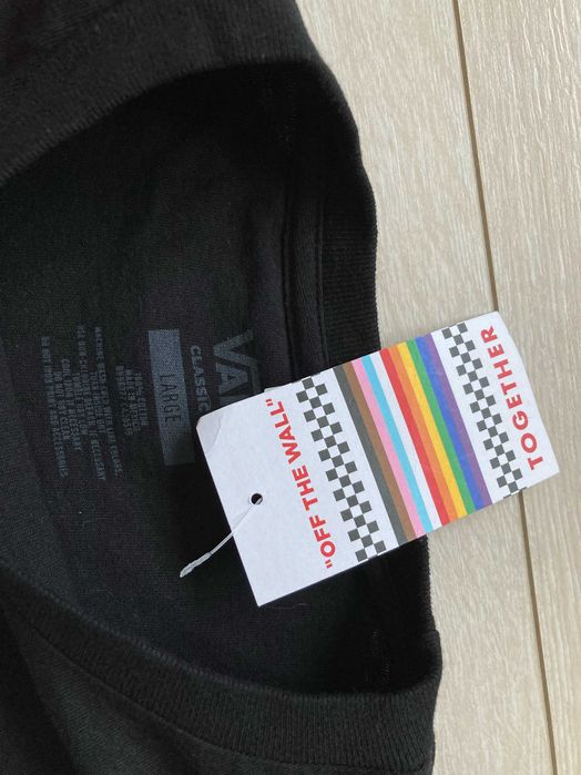 НОВА Vans Pride Is Love мъжка черна тениска размер L / XL