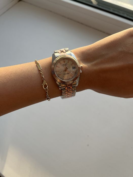 Цасы новыйе женские