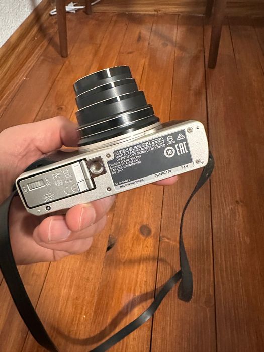 Olympus SH 1 - WiFi,  touch screen, retro style