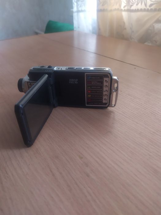 Видеокамера б/у в хорошем состоянии