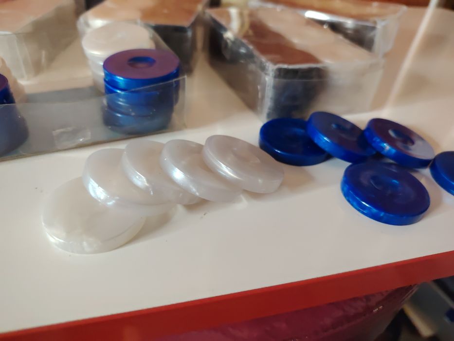 Пулове за табла, плътни и зарчета. Комплект