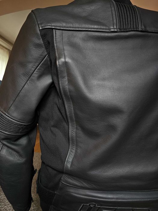 Geaca moto piele naturala ICON Motorhead 3 marime 48-52 cu mesada, protectii si pelerina impermeabila