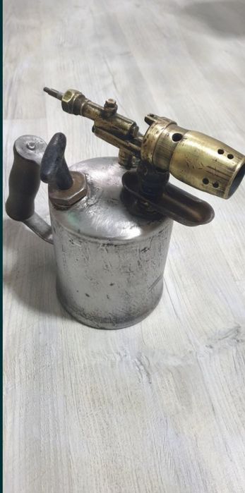 Vând lampa cu gaz