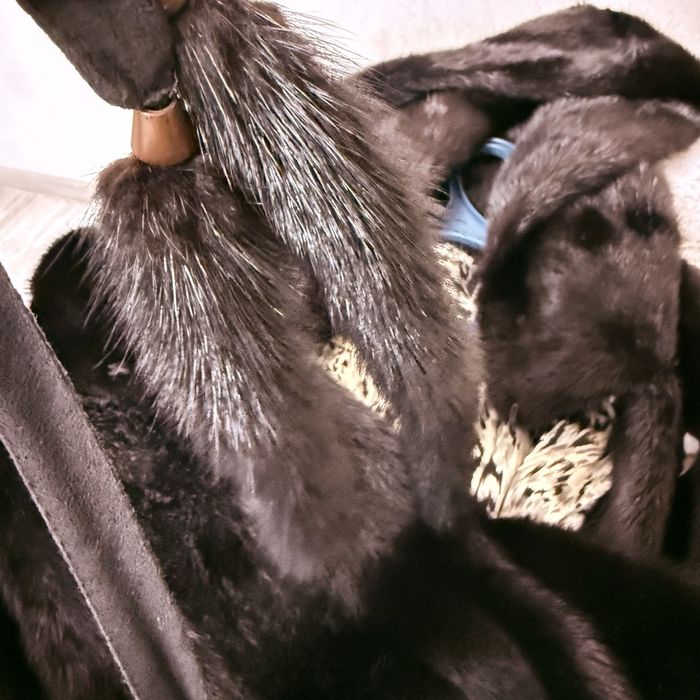 Продам шубу женскую