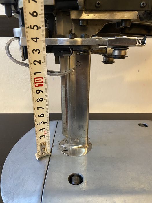 Vând mașină de croit(curis)