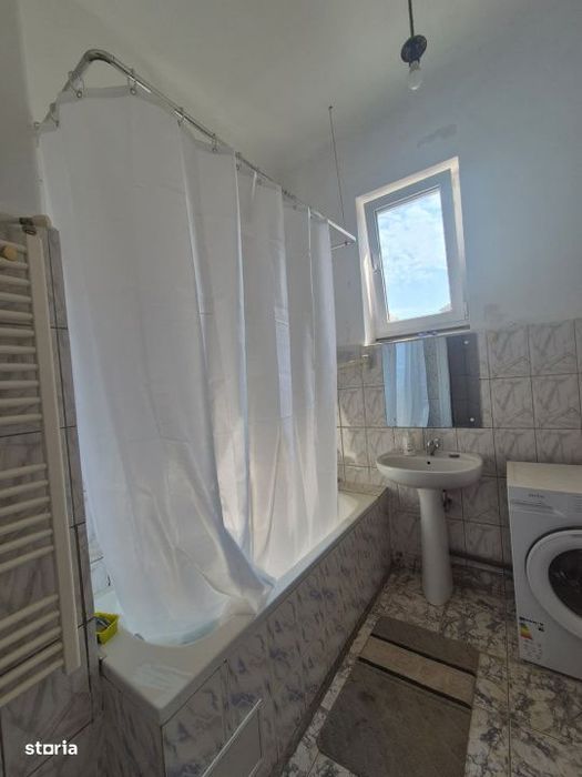 Apartament 3 camere semidecomandate, Centru, terasa, curte