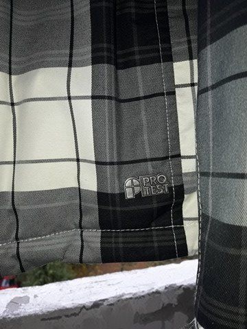 Яке при вятър и дъжд