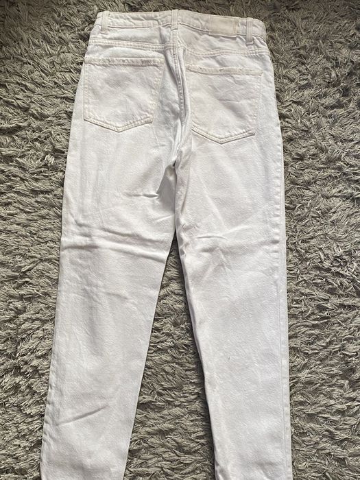 Blugi Bershka Momfit