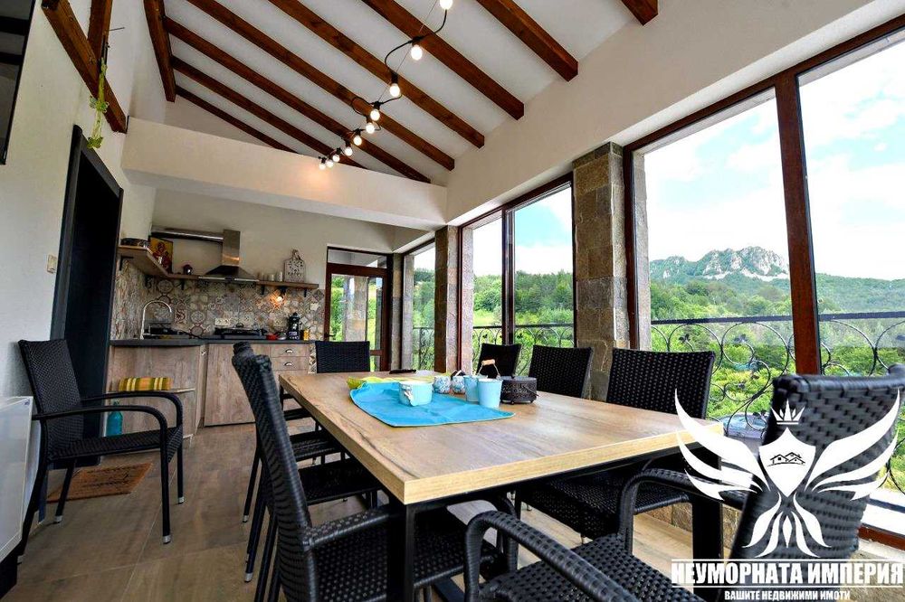 Под наем двуетажна къща за гости в село Мостово обл.Пловдив