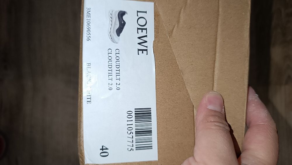 Продам кроссовки On & LOEWE  Cloudtilt