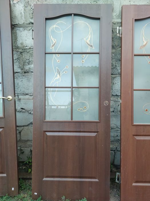 Продам межкомнатные двери б/у