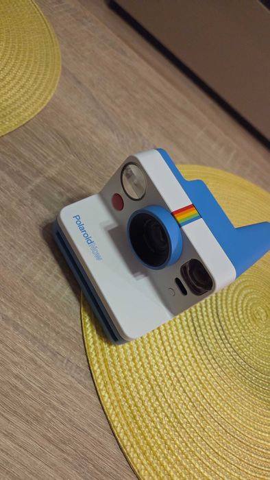 Vând aparat foto Polaroid nefolosit