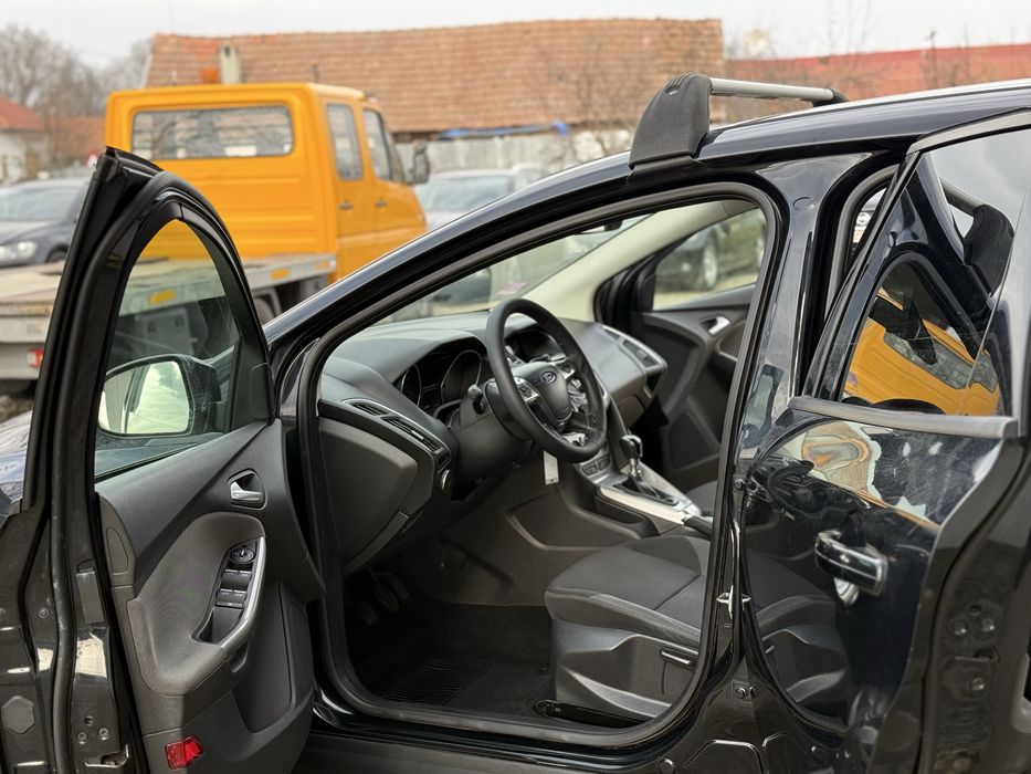 Ford Focus 11/2013 1.6 TDCi 95 CP Euro 5 SE POATE IN RATE