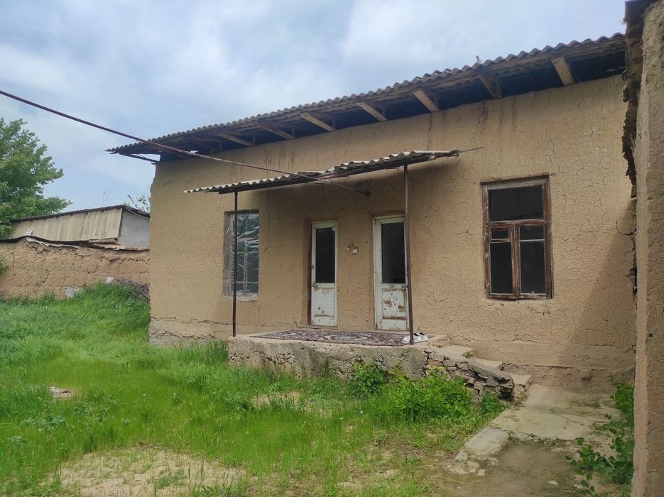 4.2 sotix Uy yer sotiladi srochna