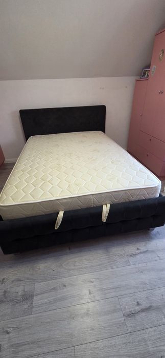 Pat tapitat cu somieta 140x200 plus saltea impecabila