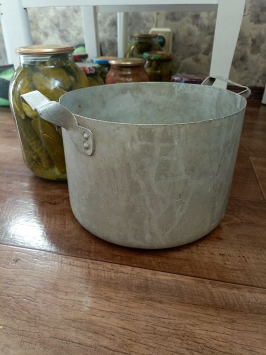 Кастрюля алюминиевая 5-6 литрвов