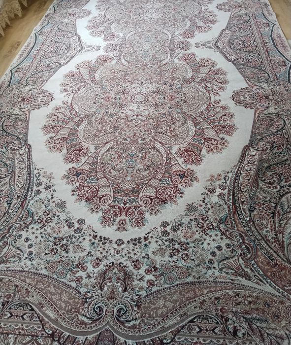 Продам ковёр шелковый