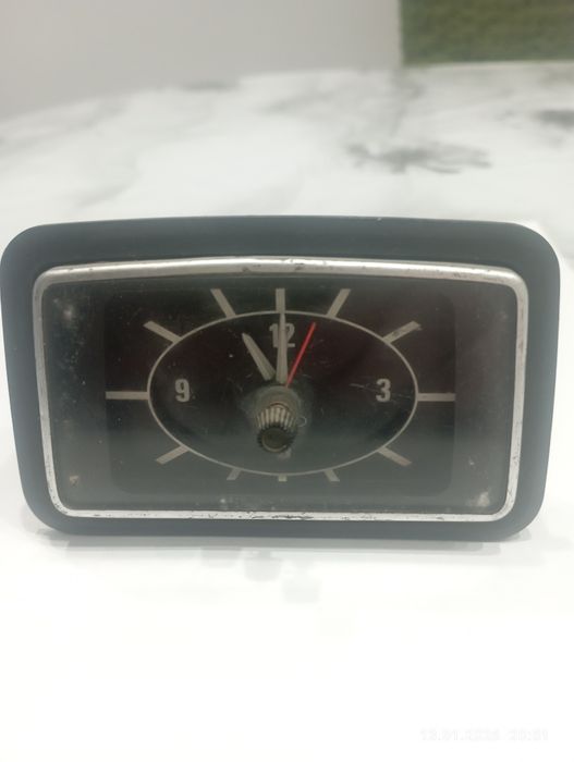 Продам часы на форд гранаду