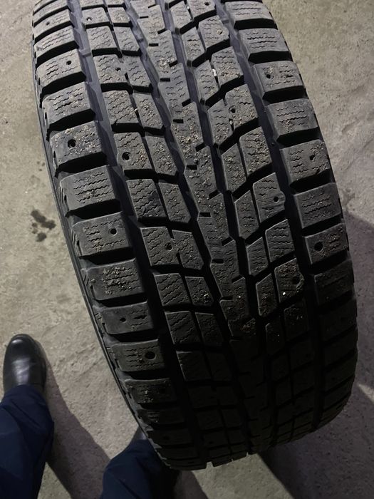 Продам 4 зим  с дисками от 200 Крузака