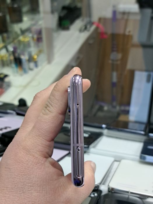 Samsung S20 fe xotirasi 6/128GB