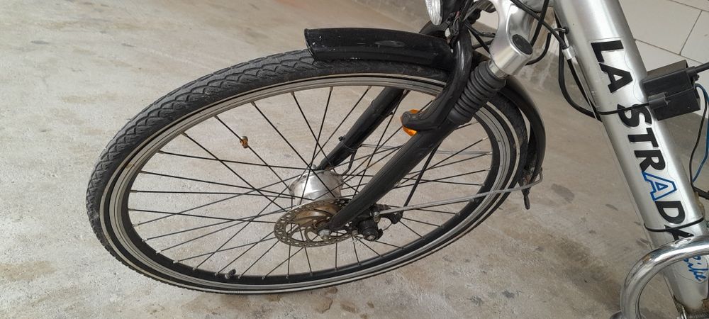 Bicicletă La Strada