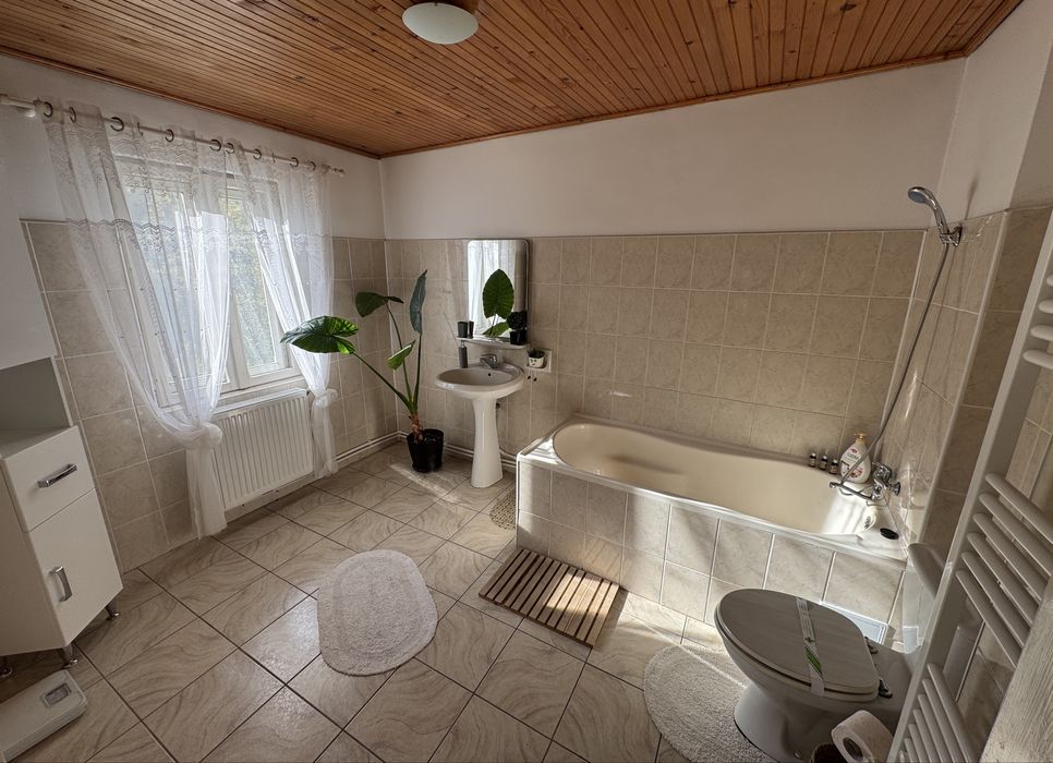 Inchiriere vila confortabila si spatioasa  Piatra Neamt