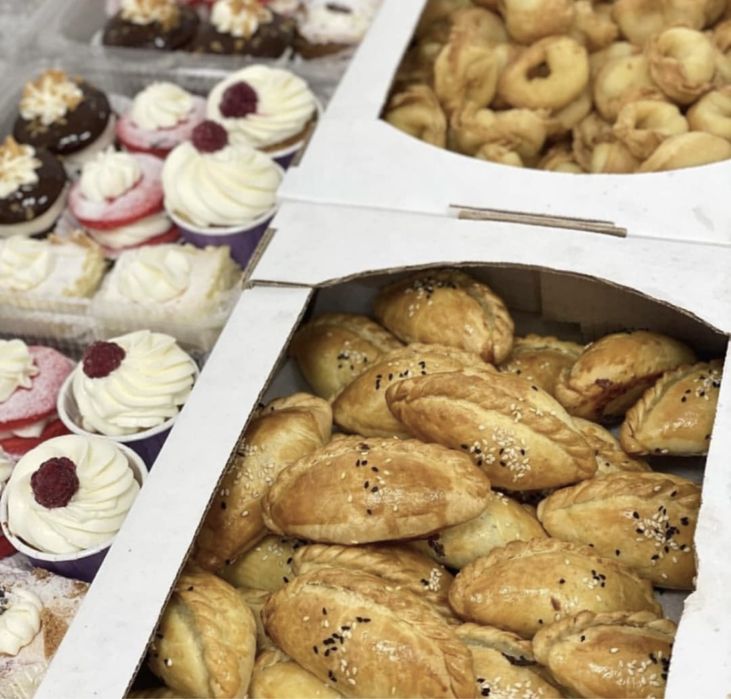 Пирожный, самса, бауырсақ