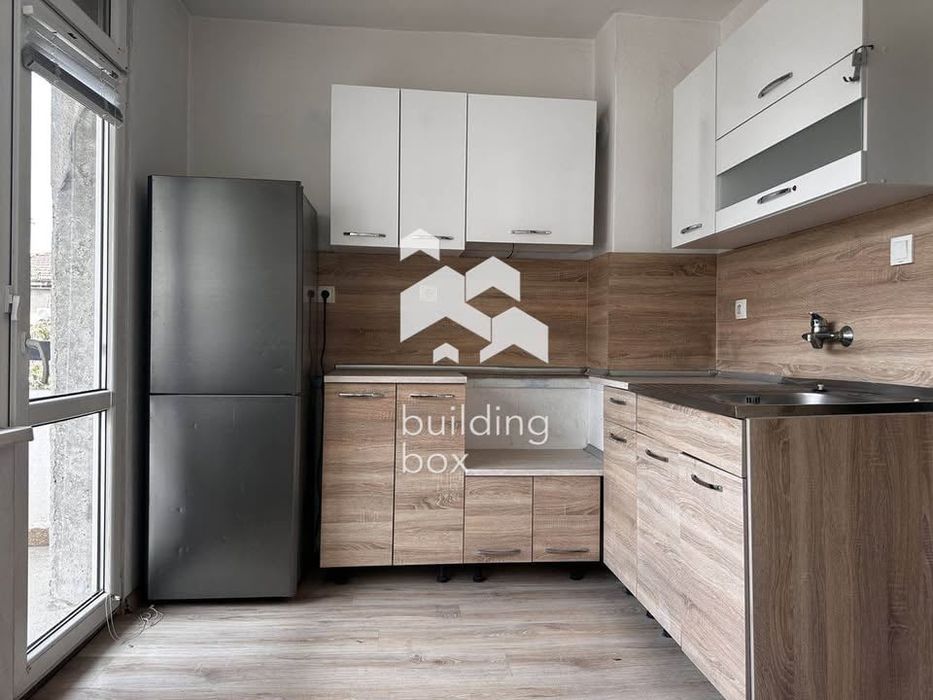Продава се Тристаен апартамент в София, Център - 90 кв.м за 2040 €/кв.м - Снимка #1