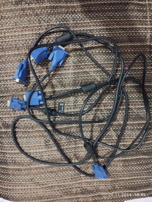 Клавиатура , мониторы, шнуры, мышки