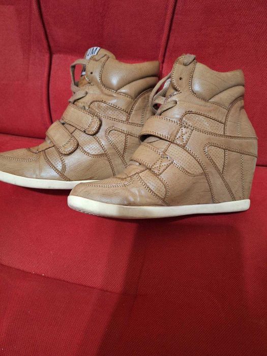 Боти, бежови, номер 40