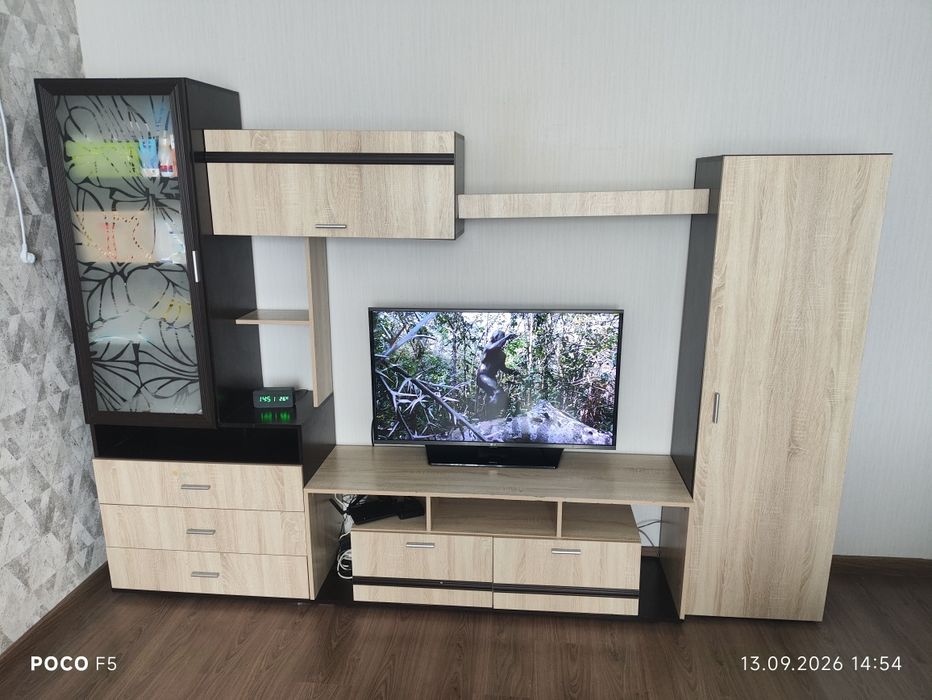 Продам стенку под тв