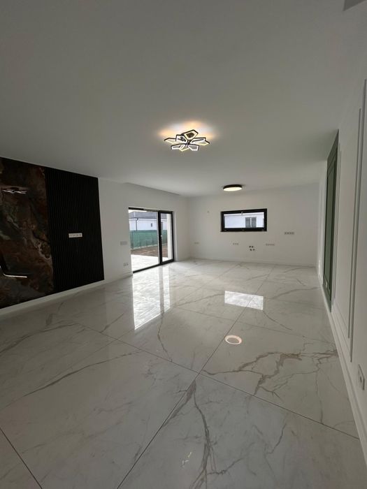 Casa premium de vânzare, cartier asfaltat - cartierul Olimp/Casandra.