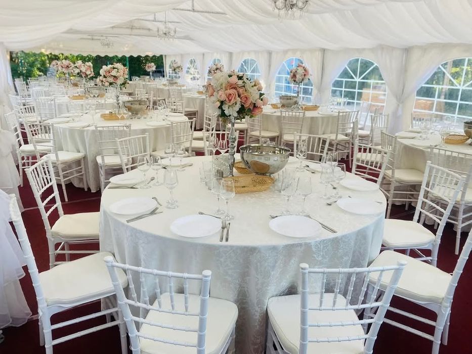 Corturi de inchiriat/ Corturi complet utilate