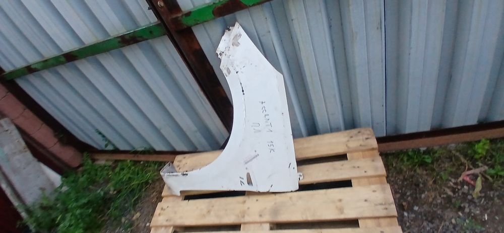 Крыло на акцент Hyundai Accent