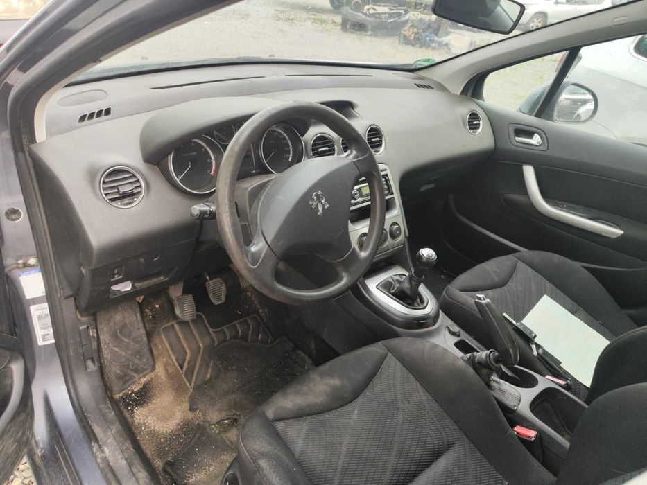 Peugeot 308 На части 1.6 бензин 120кс