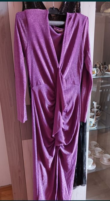 Чисто  нови костюми от 2 части