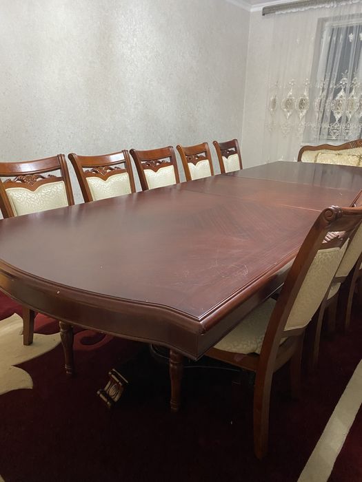 Продам стол из красного дерева!!!