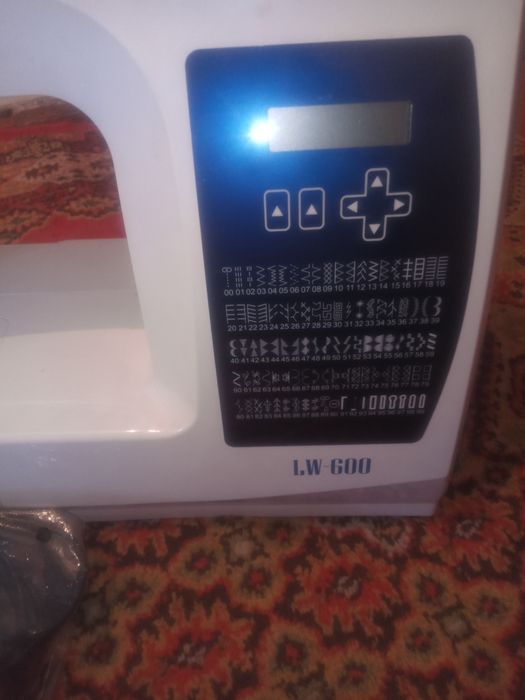 Продам швейную машинку JAGUAR.