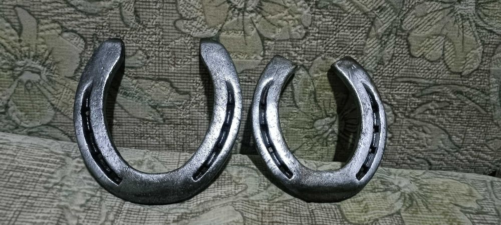 Продам настояшюю подкову с настоящей лошади на удачу.