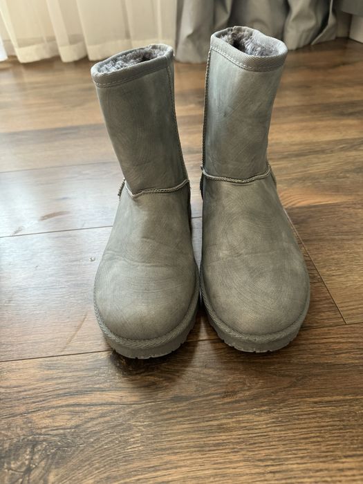 Ватирани сиви апрески / зимни ботуши 39н.
