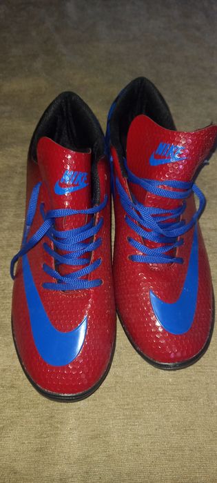 Бутонки за футбол