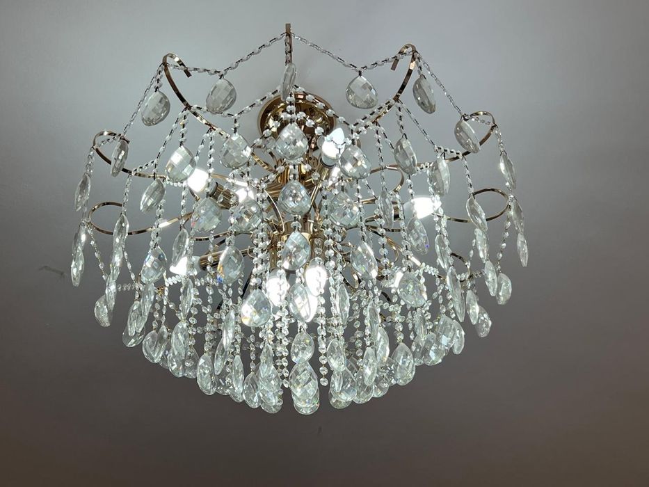 Продаются люстры