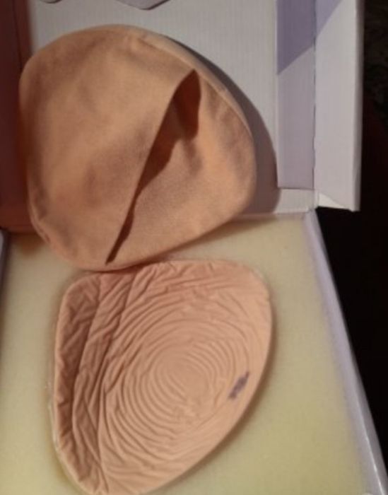 Първична гръдна епитеза