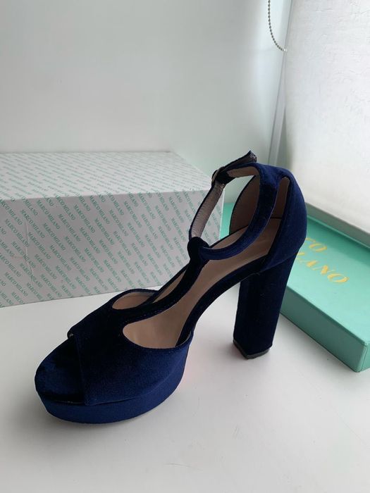 Женская обувь разная