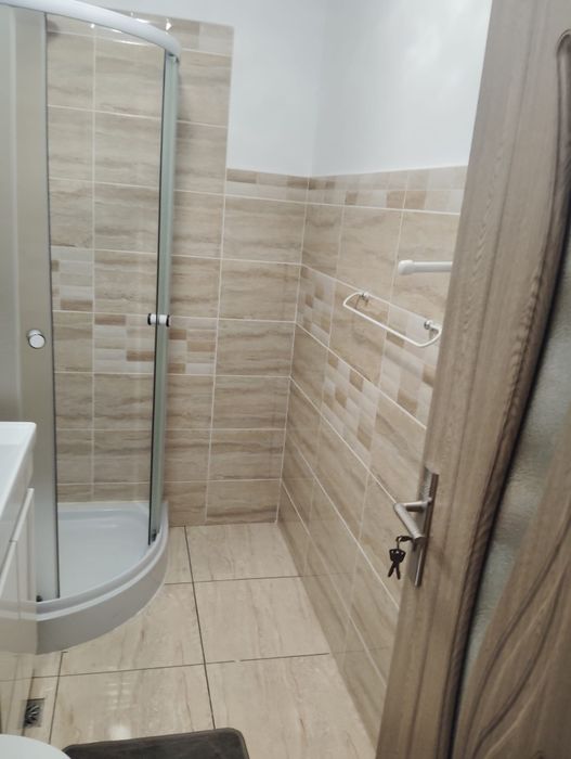 Vand garsoniera complect renovata si mobilata
