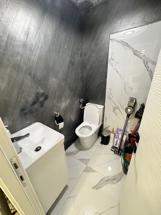 Spatiu de inchiriat-zona cu trafic pietonal intens,Sector 4