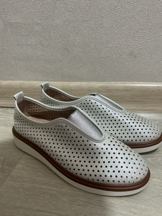 Продам обувь женскую