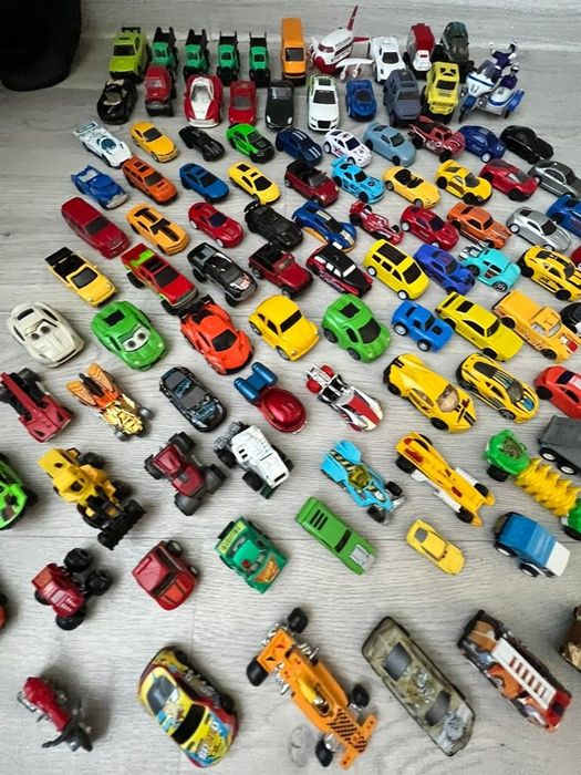 Срочно!!! Машинки детские маленькие